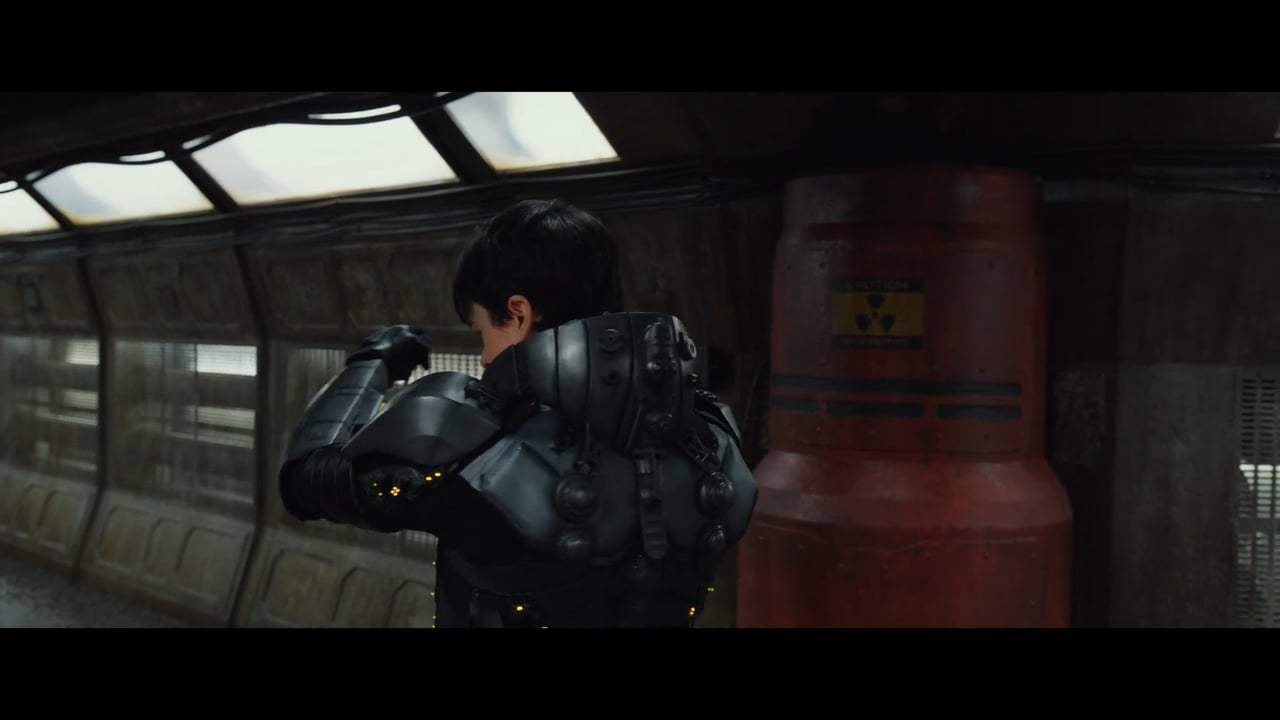Valerian and the City of a Thousand Planets (2017) - Leads Me Straight Into a Wall Screen Capture #1