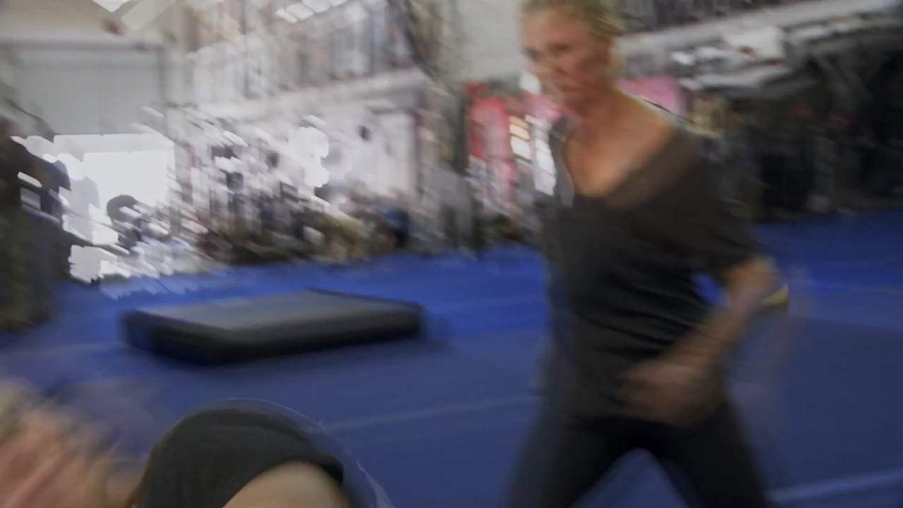 Atomic Blonde Featurette - Fight Like a Girl (2017) Screen Capture #3