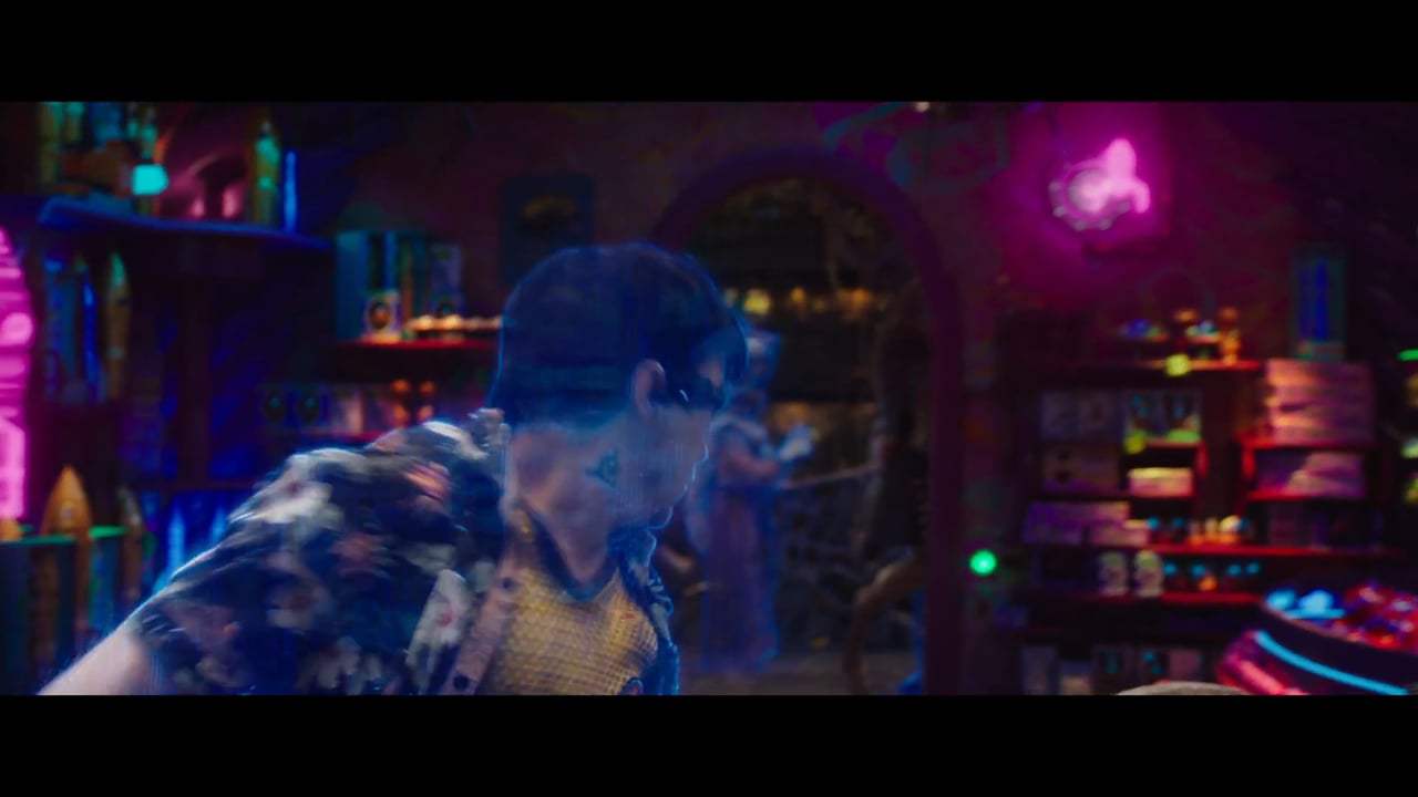 Valerian and the City of a Thousand Planets (2017) - Run to Mommy Screen Capture #4