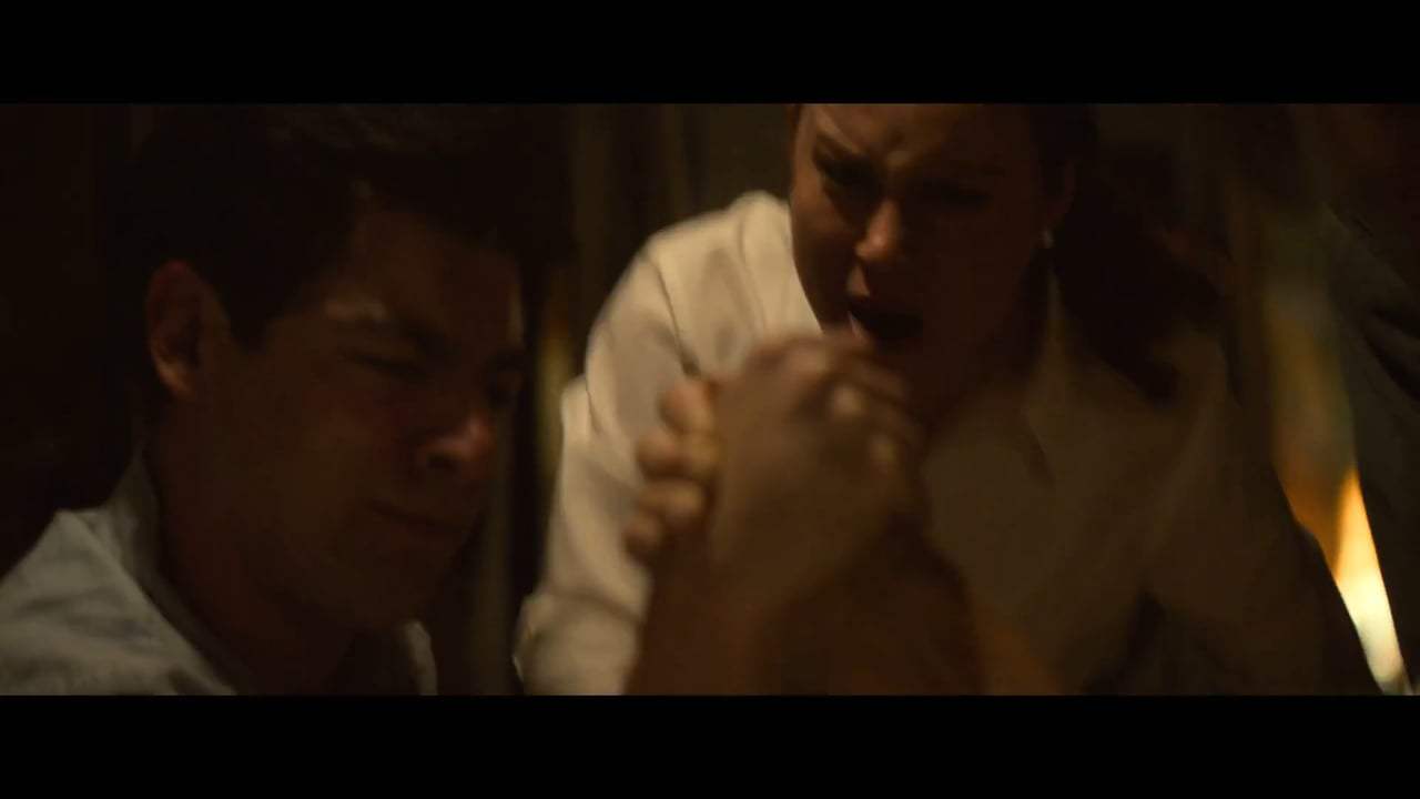 The Glass Castle (2017) - Arm Wrestle Screen Capture #3