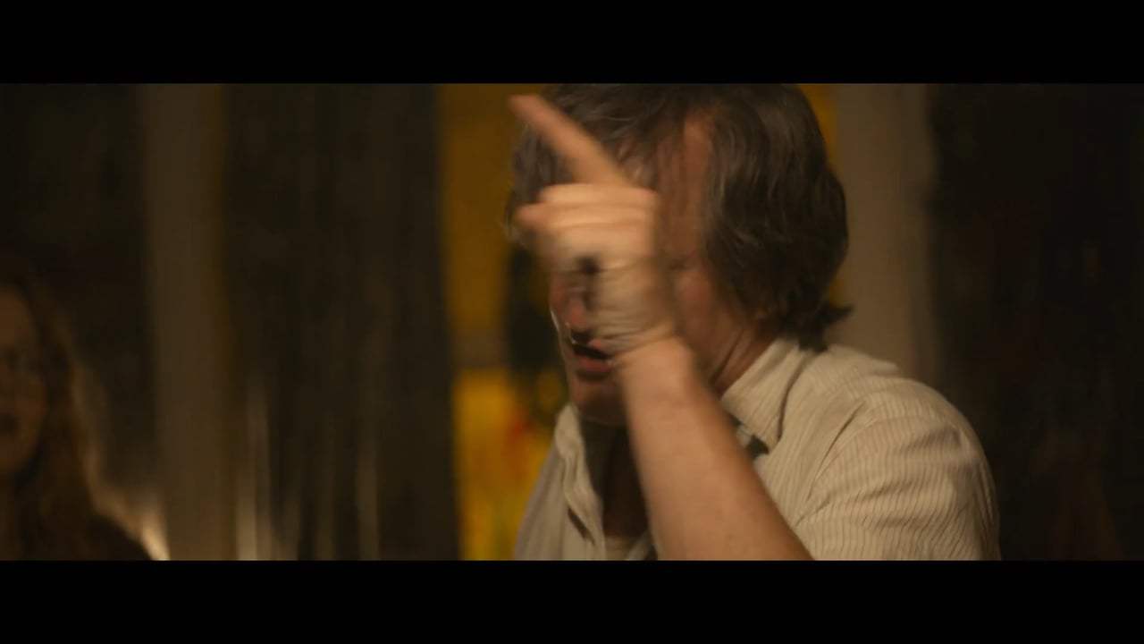 The Glass Castle (2017) - Arm Wrestle Screen Capture #4