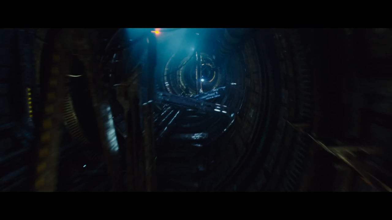 Valerian and the City of a Thousand Planets (2017) - Who's the Clever One Now? Screen Capture #1