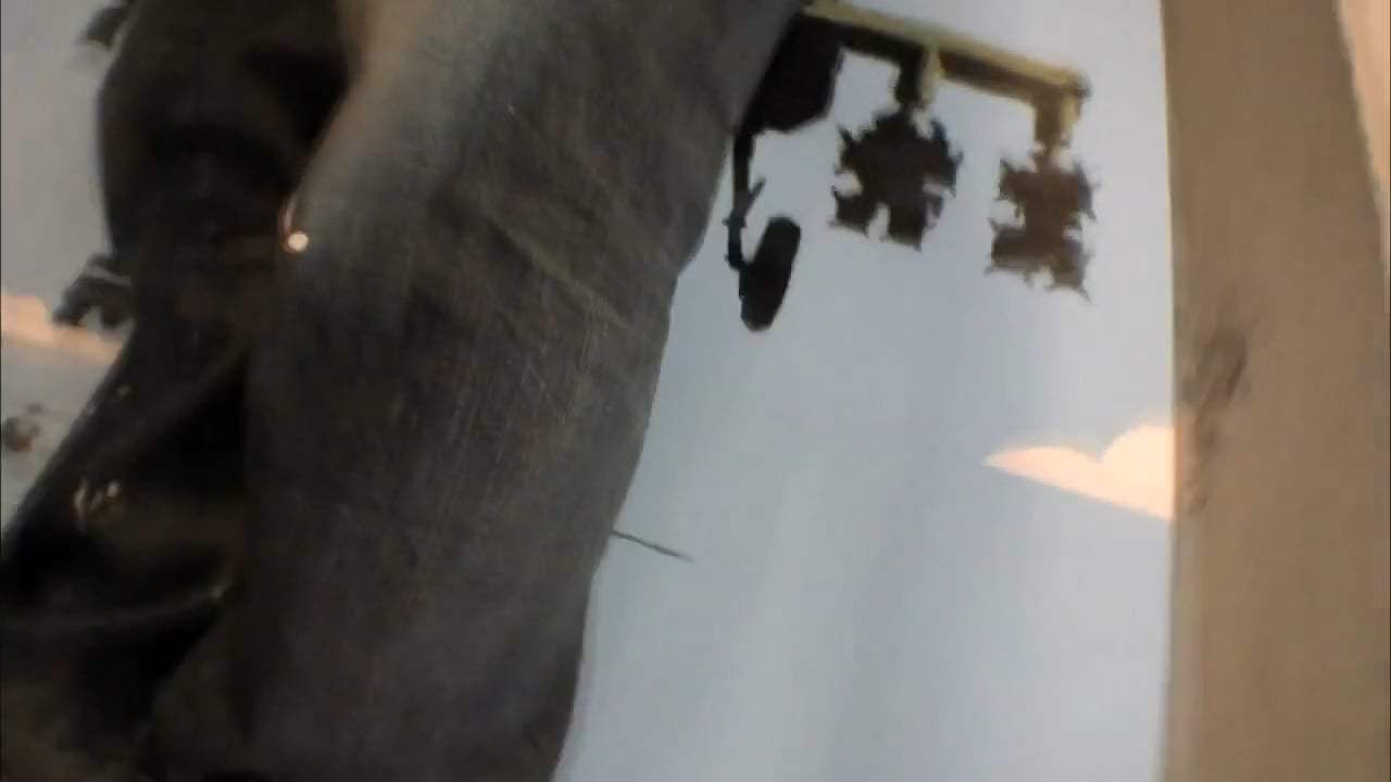 Exit Through the Gift Shop (2010) - An Unlikely Friendship Screen Capture #2