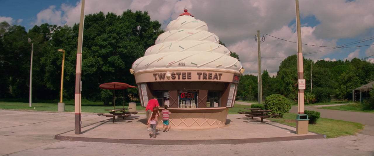 The Florida Project Trailer (2018) Screen Capture #2