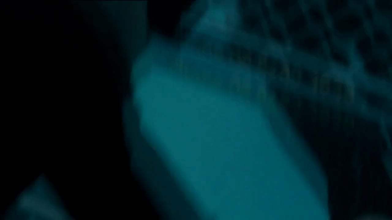 Open Water 3: Cage Dive (2017) - Hit by Wave Screen Capture #2