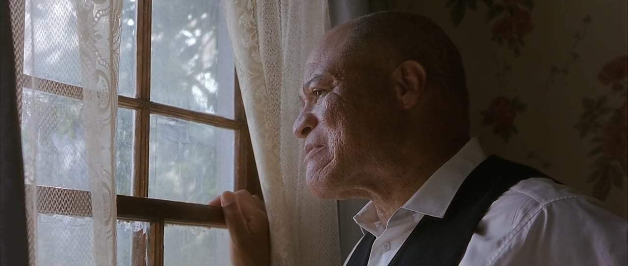 Crazy in Alabama (1999) - Fence Screen Capture #1