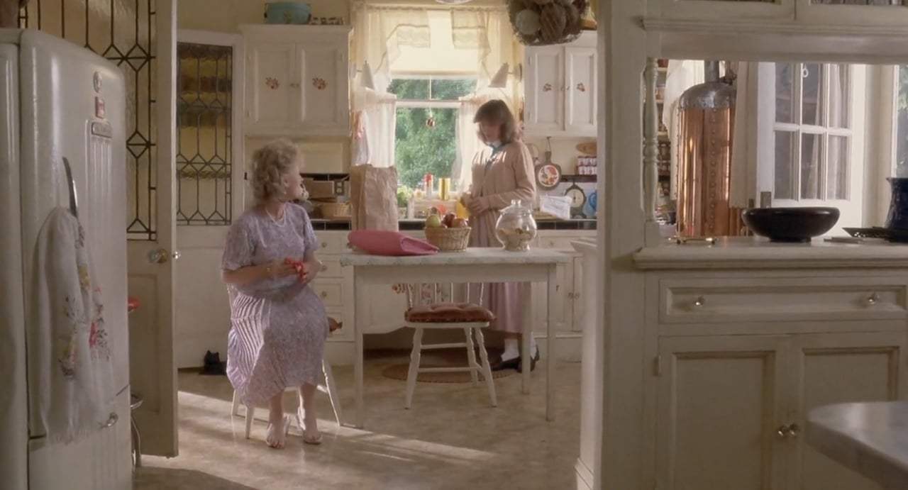 Crimes of the Heart (1987) - Meg Screen Capture #2