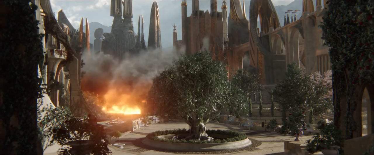 Thor: Ragnarok TV Spot - IMAX and Chris Hemsworth (2017) Screen Capture #1