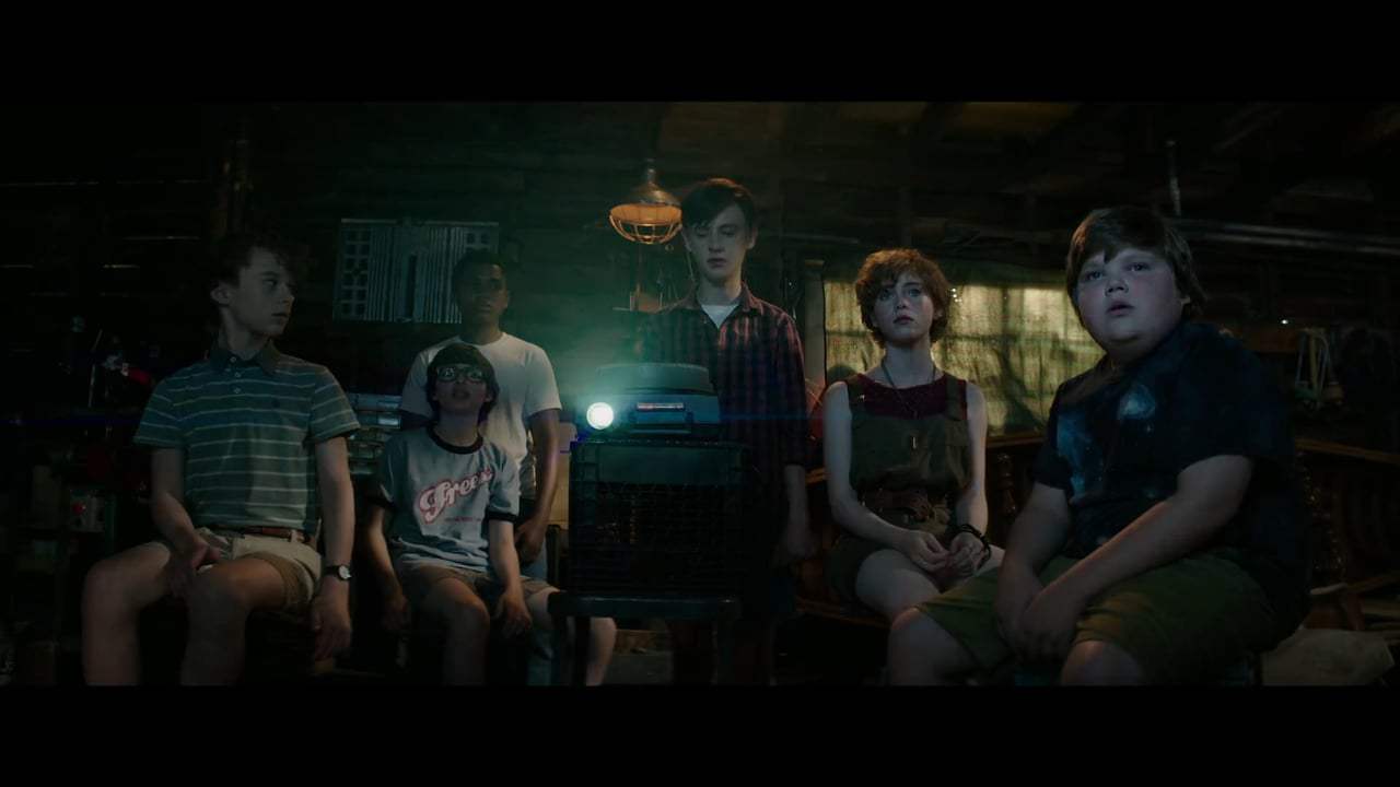 It Featurette - Pennywise (2017) Screen Capture #3