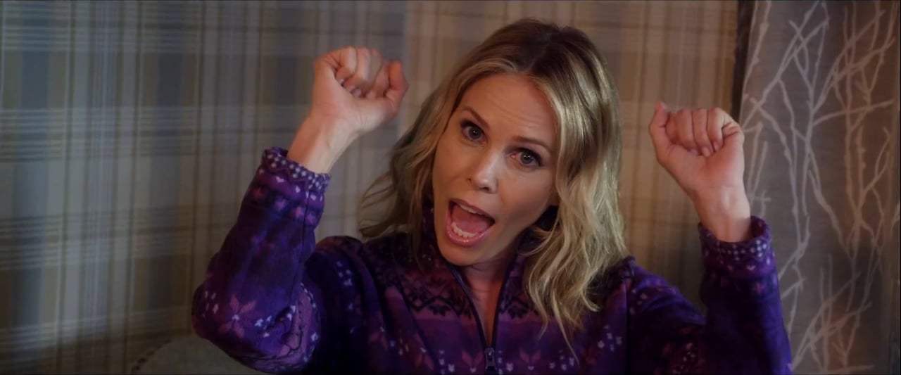 A Bad Mom's Christmas TV Spot - Court (2017) Screen Capture #3