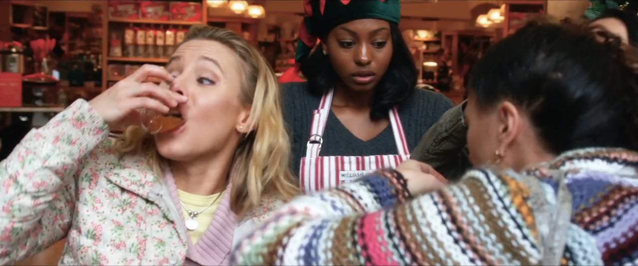 A Bad Mom's Christmas TV Spot - Kiki (2017) Screen Capture #3
