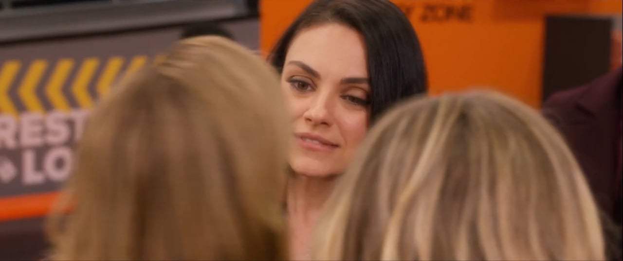 A Bad Mom's Christmas (2017) - Christmas Fun Screen Capture #3