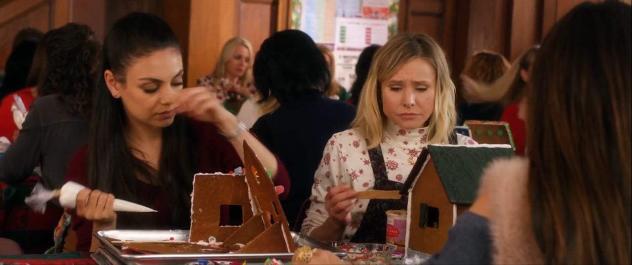 A Bad Mom's Christmas (2017) - I'm Doing Great Screen Capture #1
