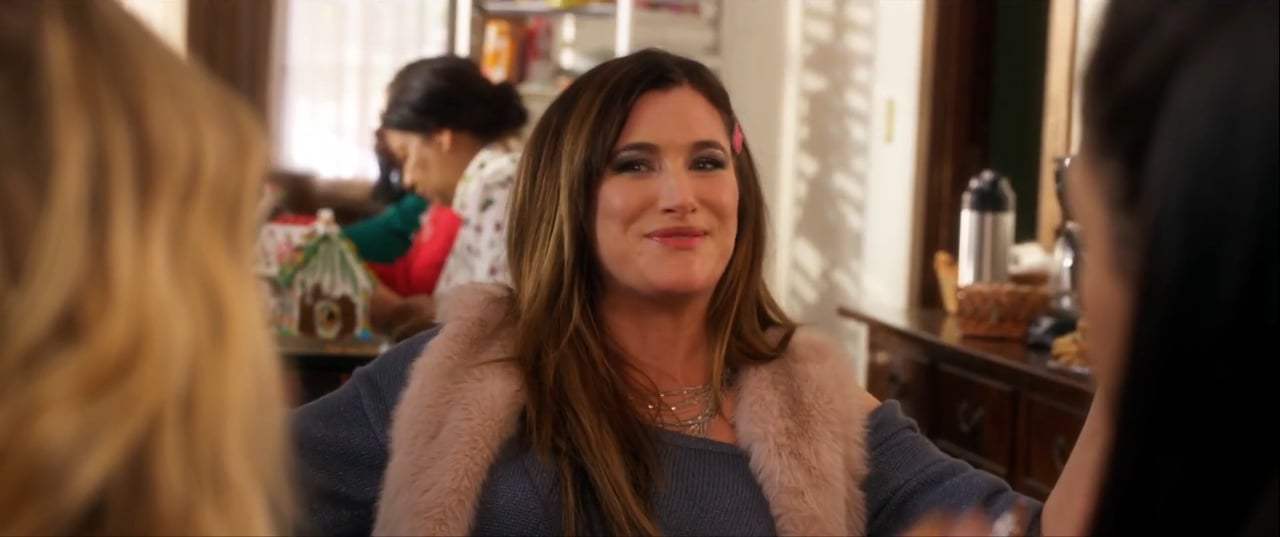 A Bad Mom's Christmas (2017) - I'm Doing Great Screen Capture #4