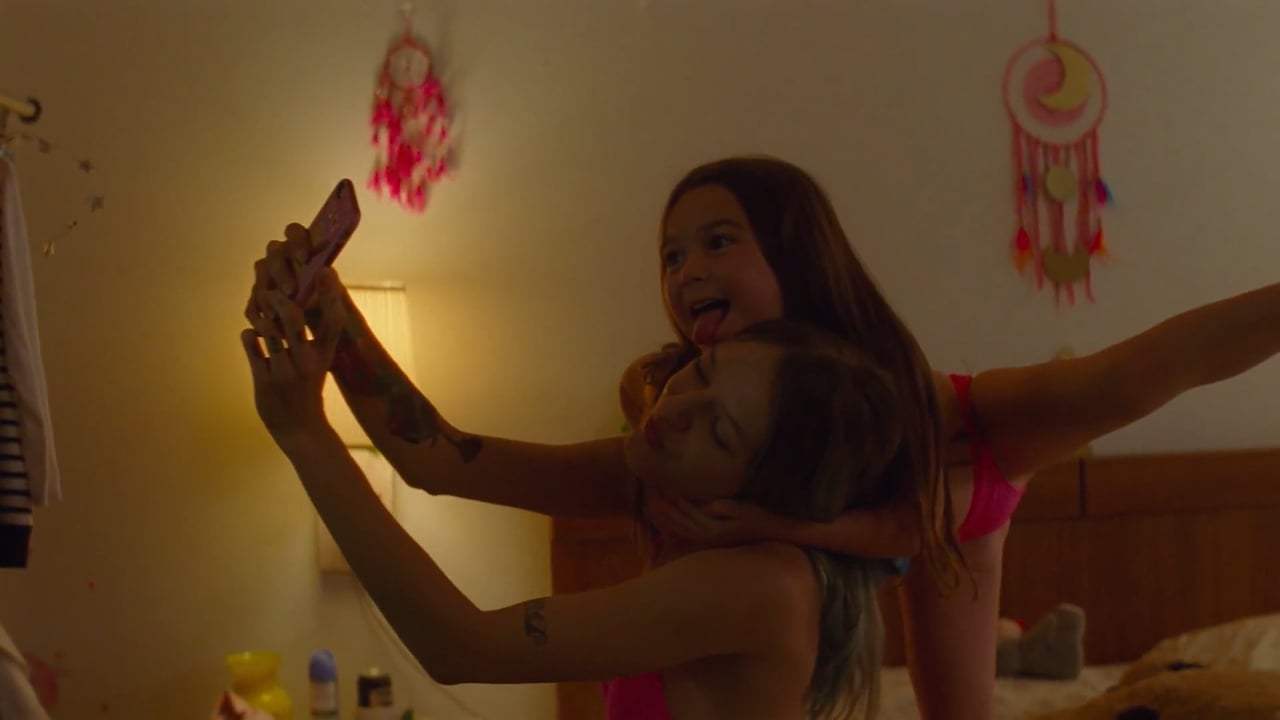 The Florida Project Featurette - The Cast (2018) Screen Capture #3