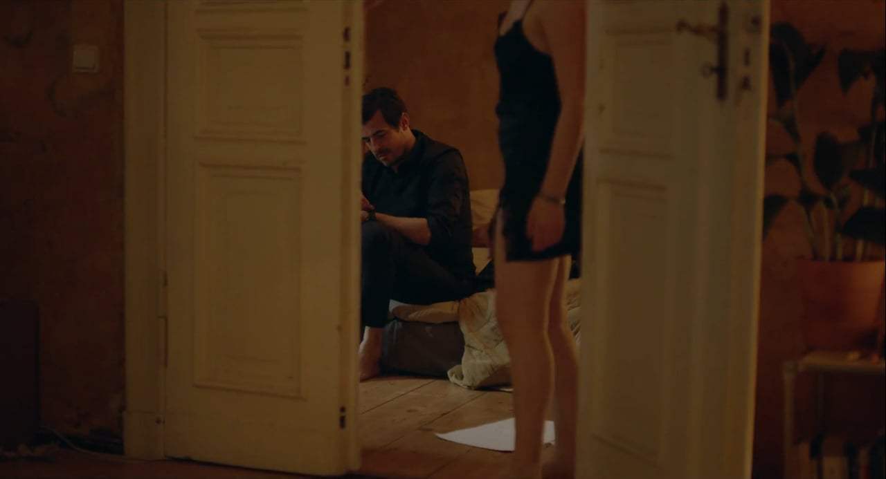 The Square (2017) - Monkey Screen Capture #4