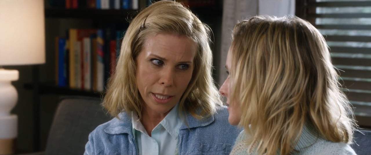 A Bad Mom's Christmas (2017) - Dr. Karl Screen Capture #3