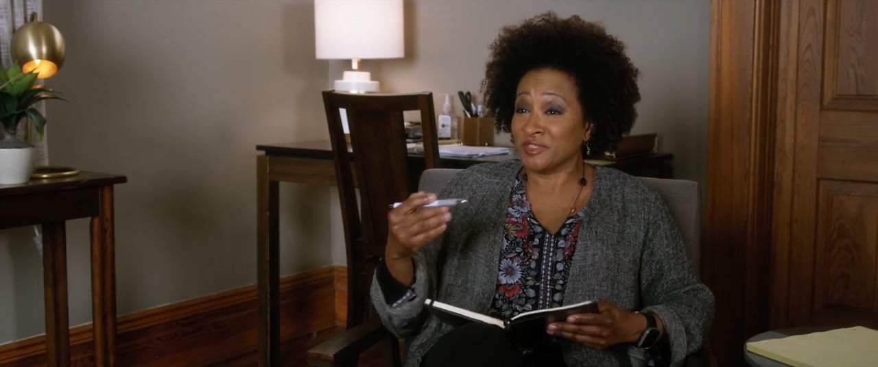 A Bad Mom's Christmas (2017) - Dr. Karl Screen Capture #4