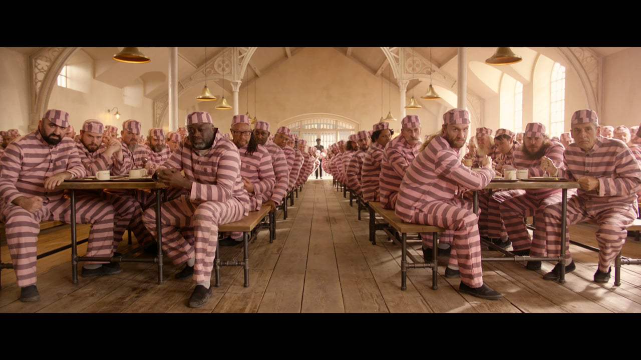 Paddington 2 TV Spot - Laundry (2018) Screen Capture #3
