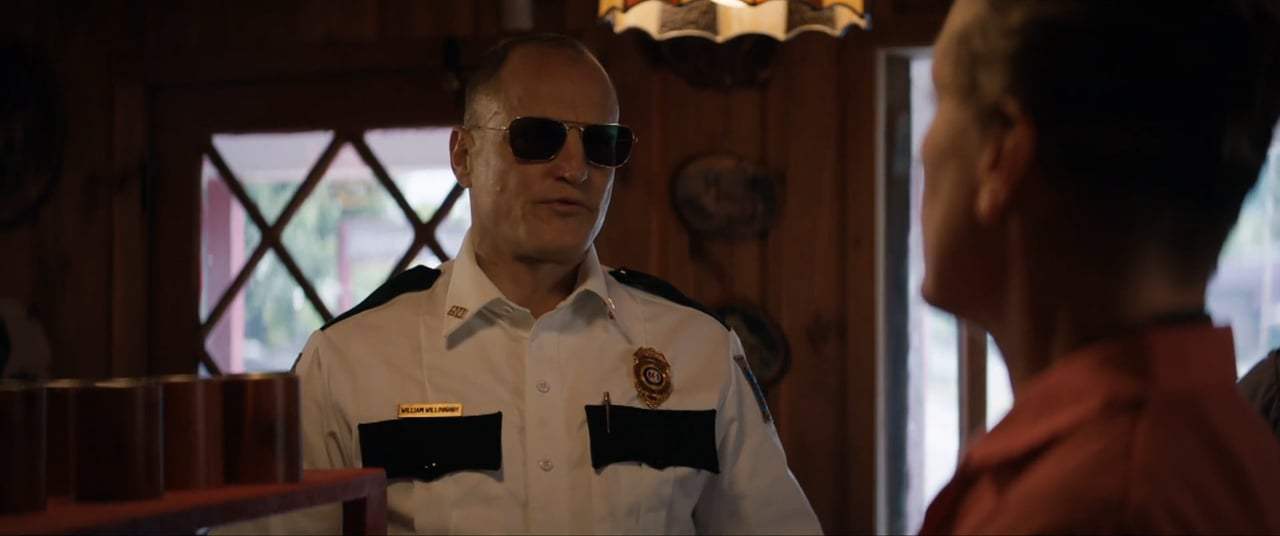 Three Billboards Outside Ebbing, Missouri (2017) - Dentist Screen Capture #4