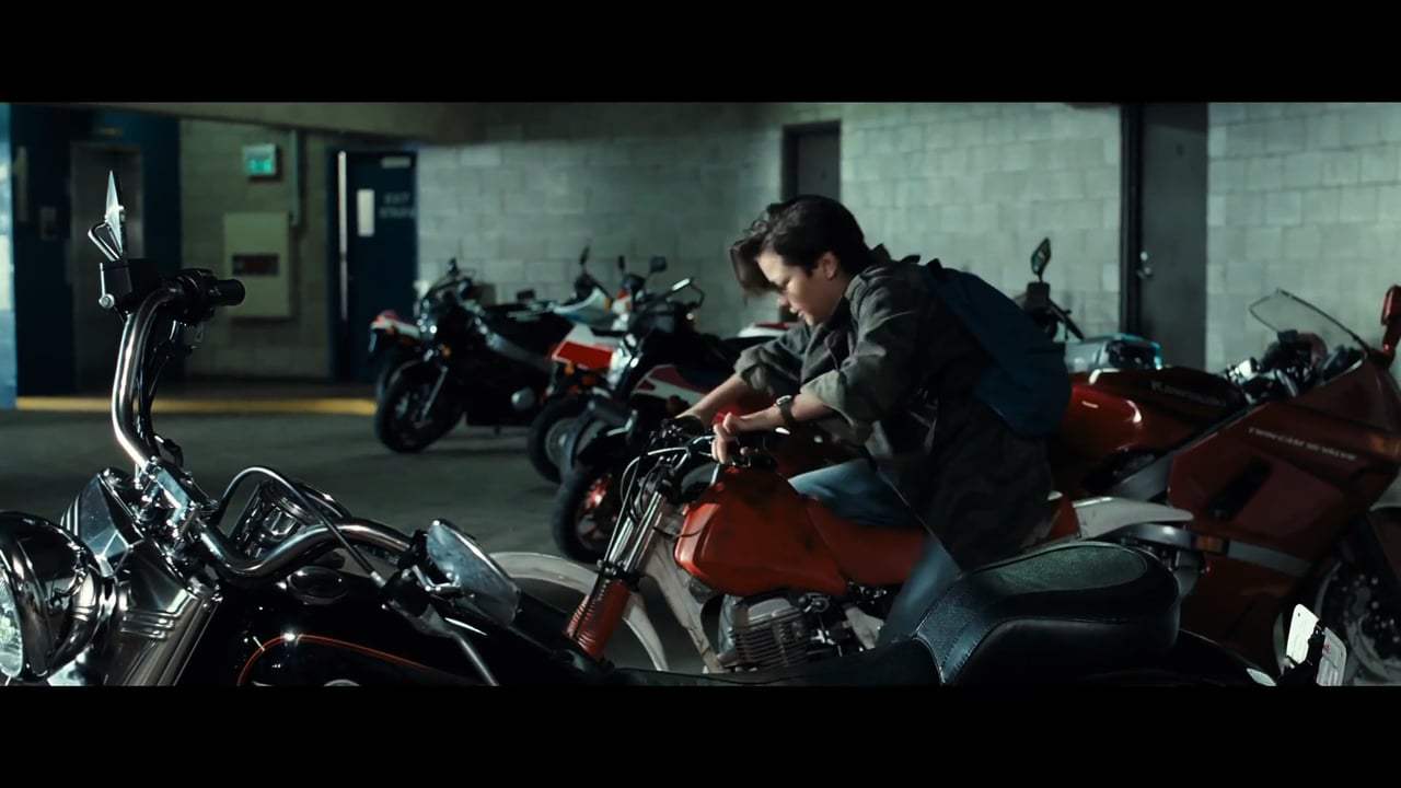 Terminator 2: Judgment Day Featurette - Robert Patrick (1991) Screen Capture #3