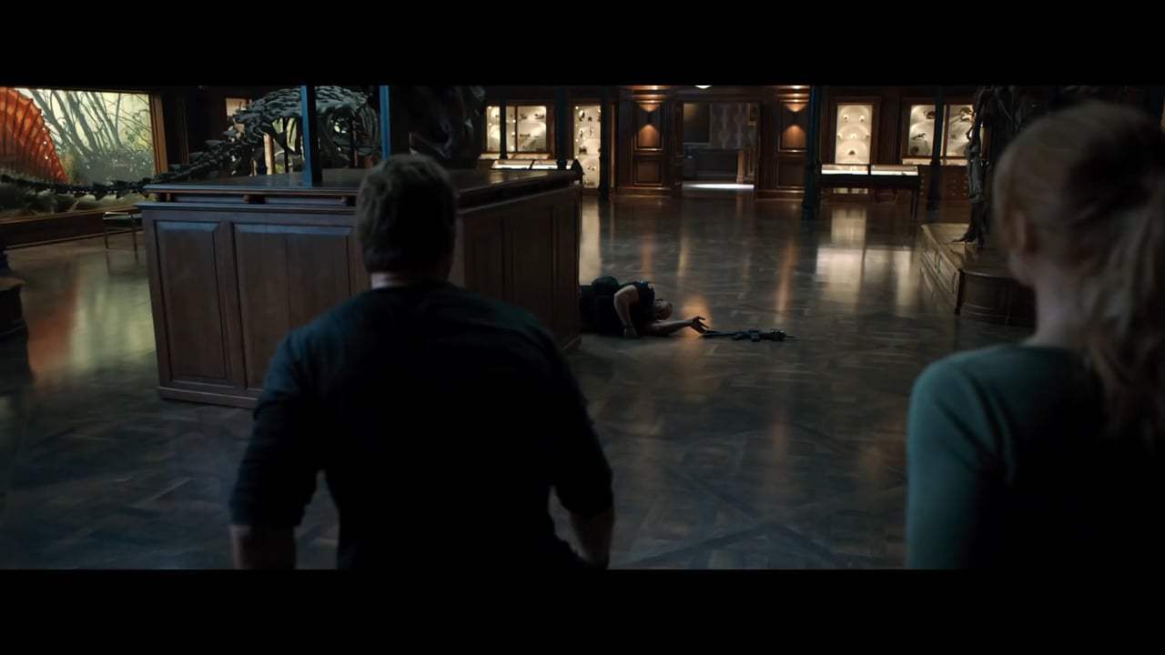 Jurassic World: Fallen Kingdom Featurette - Go Behind the Scenes (2018) Screen Capture #2