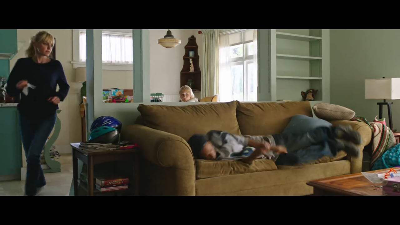 Overboard Trailer (2018) Screen Capture #4