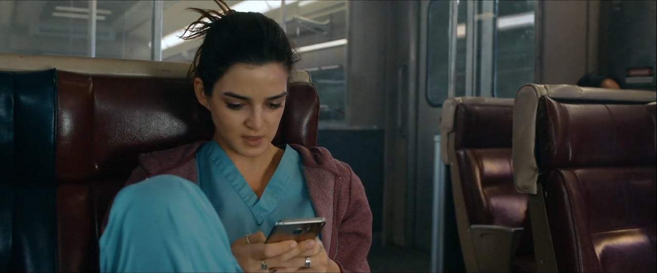 The Commuter (2018) - Hand Me The Phone Screen Capture #1