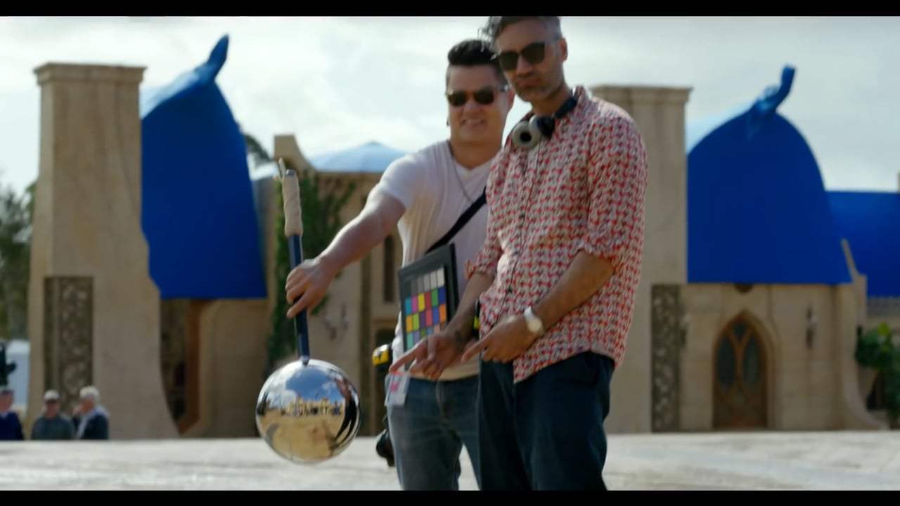 Thor: Ragnarok Featurette - Filming Moments with Taika (2017) Screen Capture #2