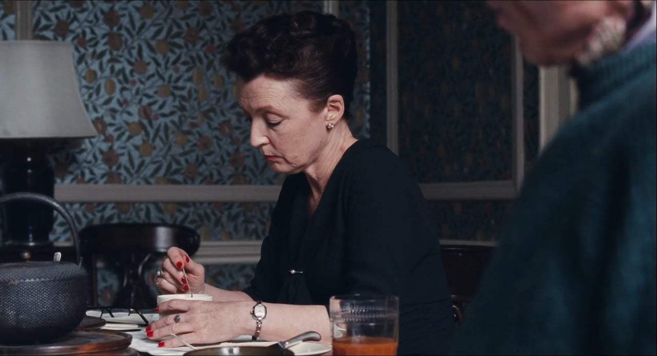 Phantom Thread (2017) - Don't Pick A Fight Screen Capture #1
