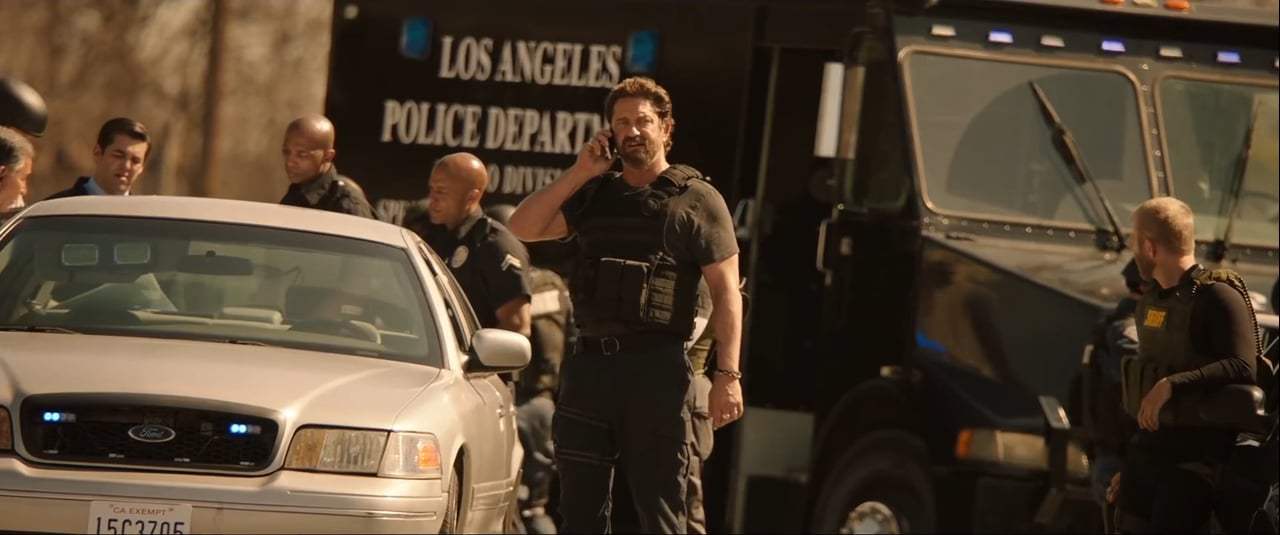 Den of Thieves (2018) - I Didn't Bring My Cuffs Screen Capture #1