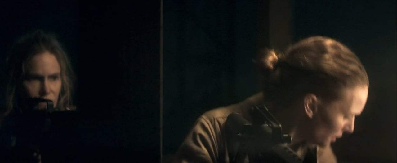 Annihilation (2018) - Bear Takes Sheppard Screen Capture #2