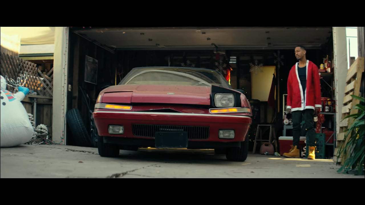 Izzy Gets the F*ck Across Town Trailer (2018) Screen Capture #2