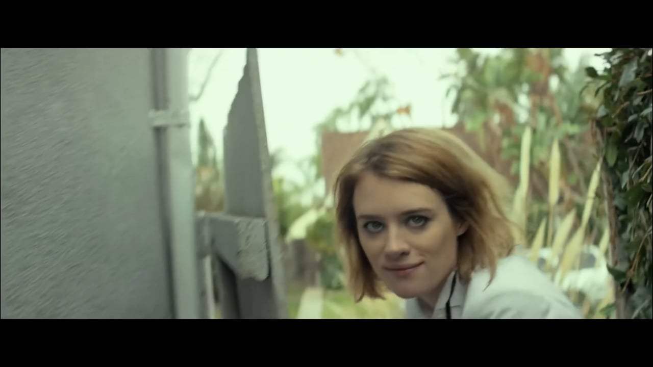 Izzy Gets the F*ck Across Town Trailer (2018) Screen Capture #3