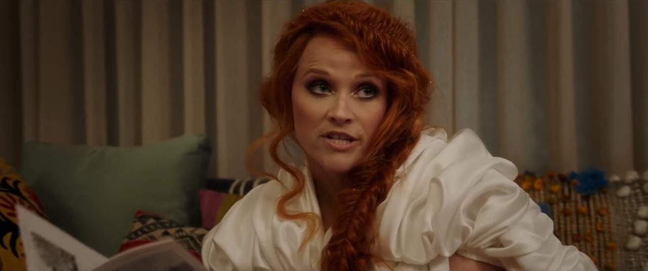 A Wrinkle in Time (2018) - Mrs. Whatsit Screen Capture #4