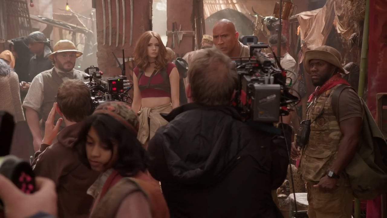 Jumanji: Welcome to the Jungle Featurette - Bazaar (2017) Screen Capture #3