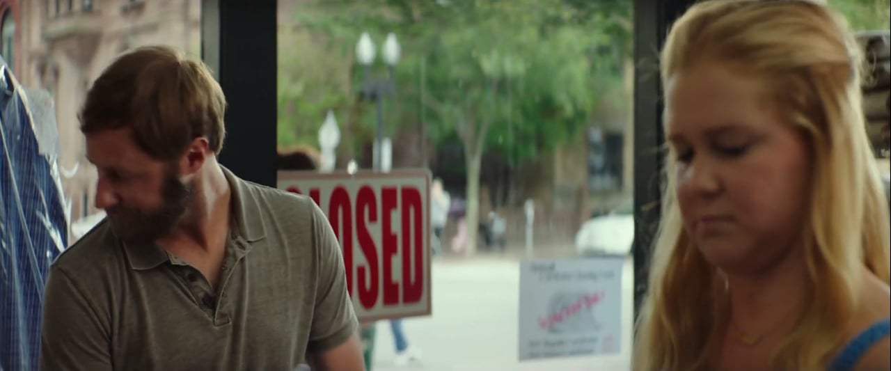 I Feel Pretty (2018) - Don't Chicken Out Screen Capture #1