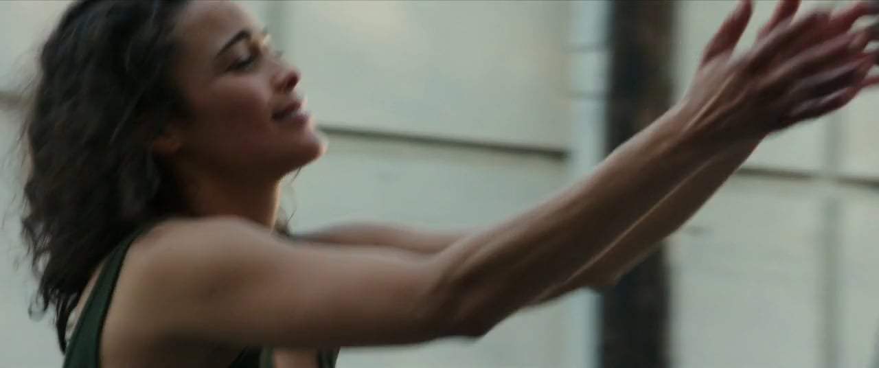 Traffik (2018) - New Car Screen Capture #4