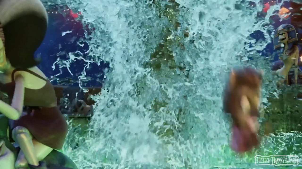 Hotel Transylvania 3: Summer Vacation (2018) - Pool Party Screen Capture #2