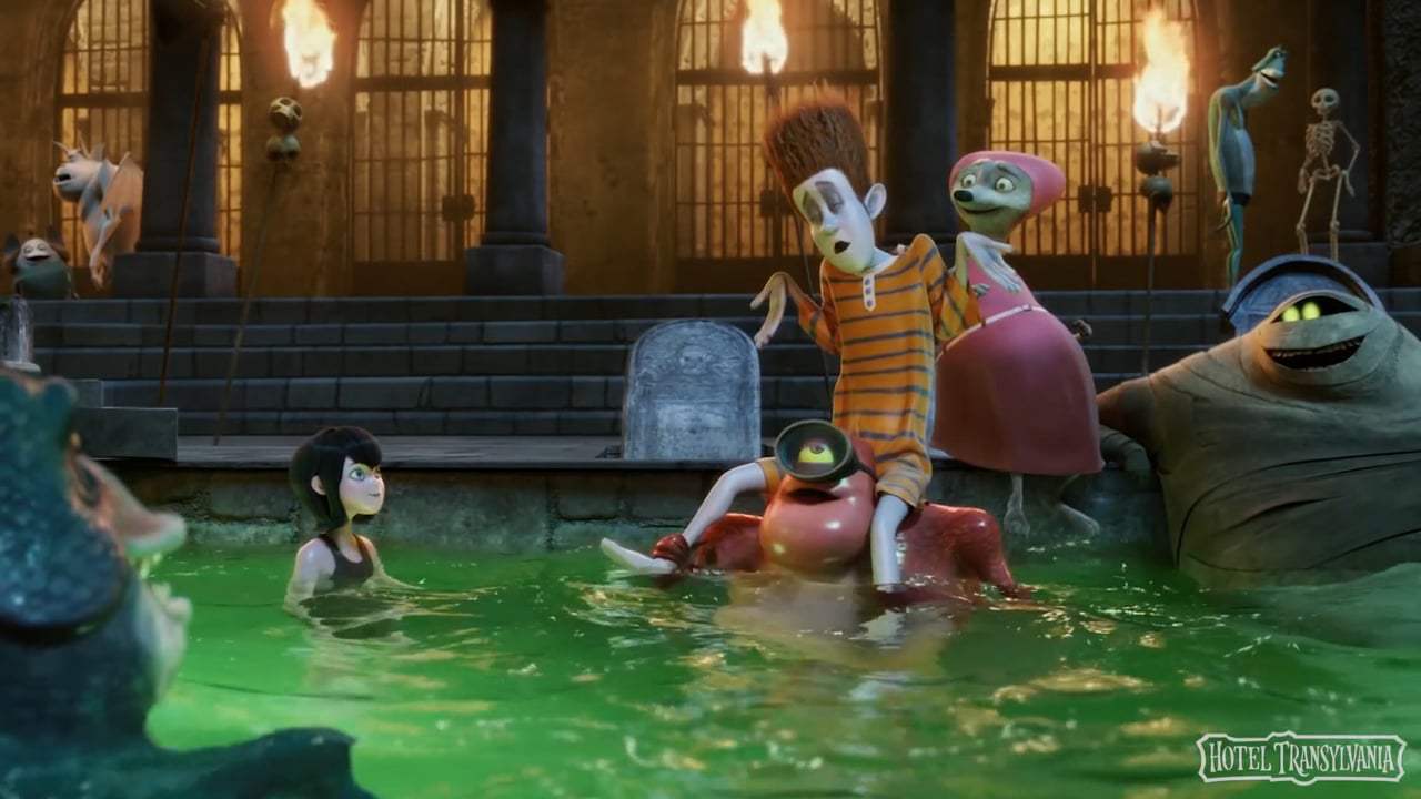 Hotel Transylvania 3: Summer Vacation (2018) - Pool Party Screen Capture #3