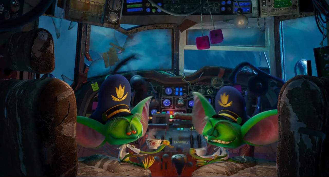 Hotel Transylvania 3: Summer Vacation (2018) - Gremlin Air Screen Capture #4