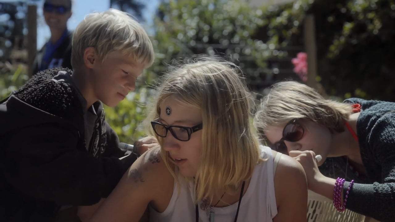 Siblings Trailer (2018) Screen Capture #3