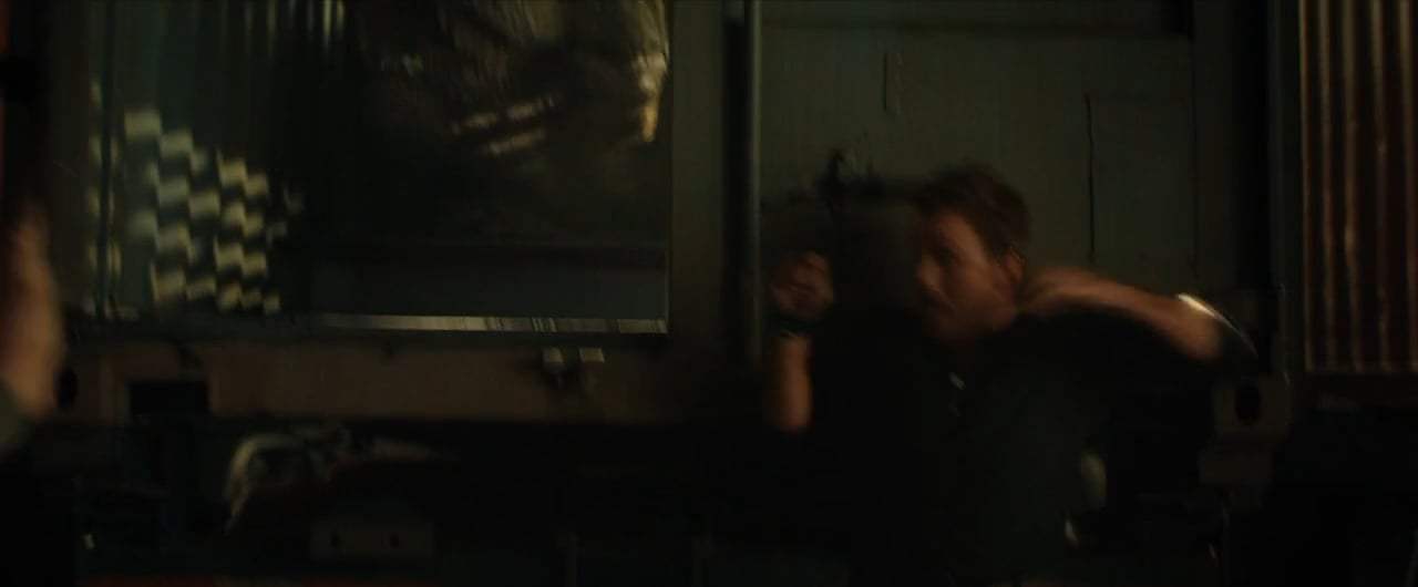 Jurassic World: Fallen Kingdom (2018) - Wakes Up Screen Capture #4