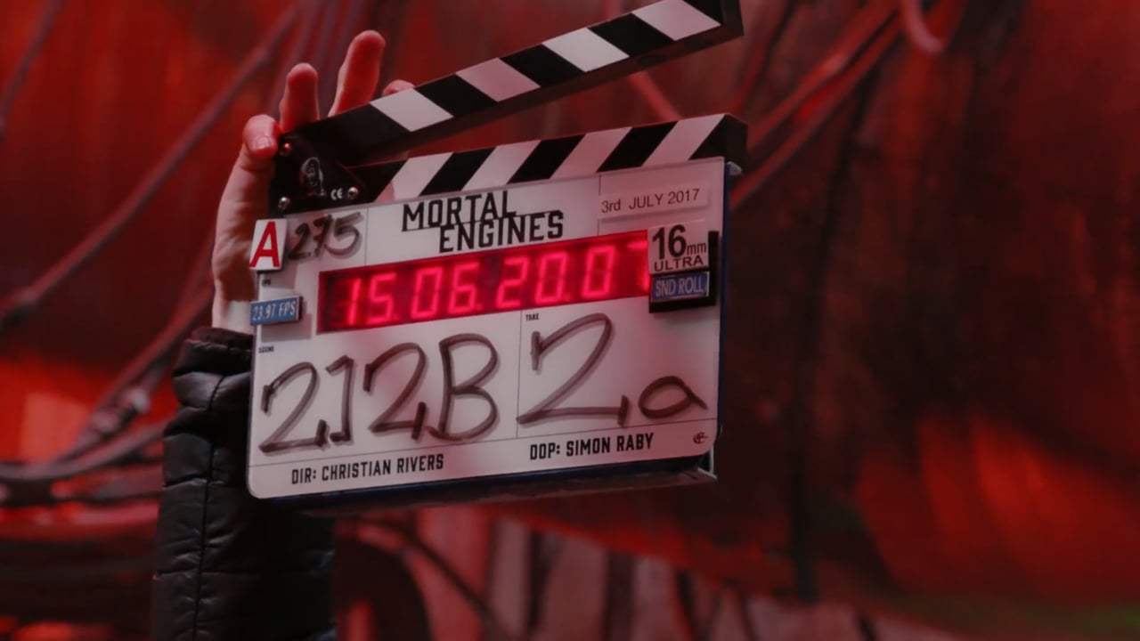 Mortal Engines Featurette - A Look Inside (2018) Screen Capture #2