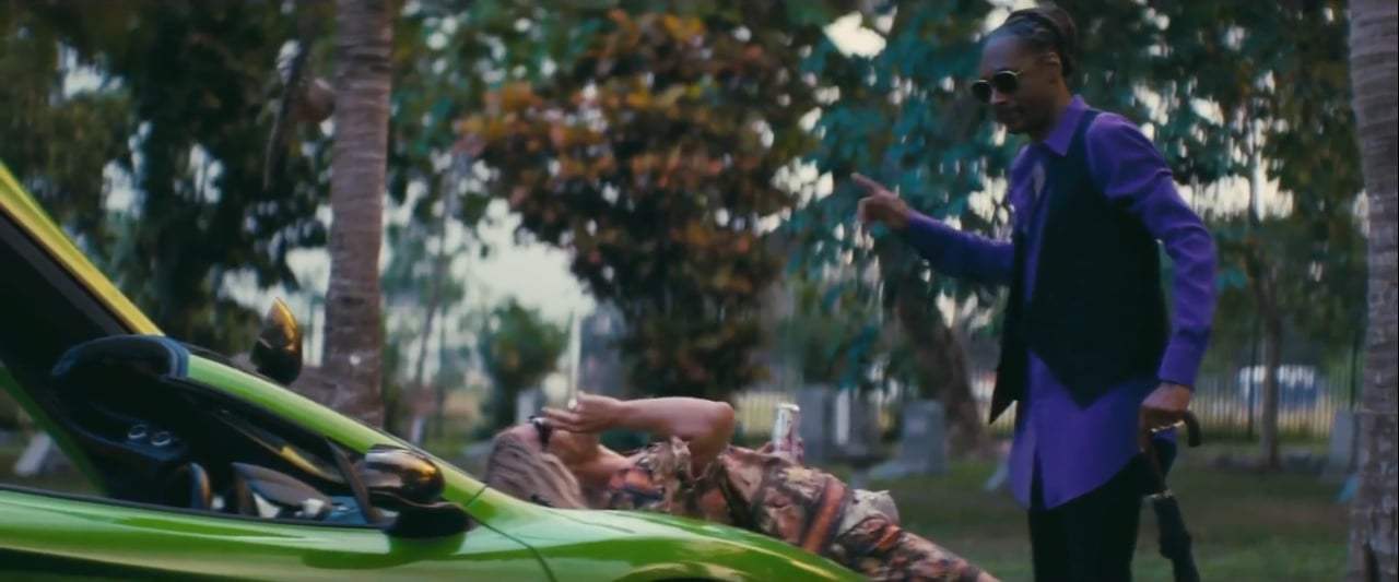 The Beach Bum Trailer (2019) Screen Capture #2