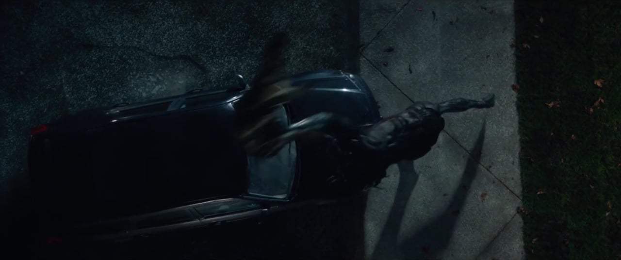 The Predator (2018) - Hunting Each Other Screen Capture #3
