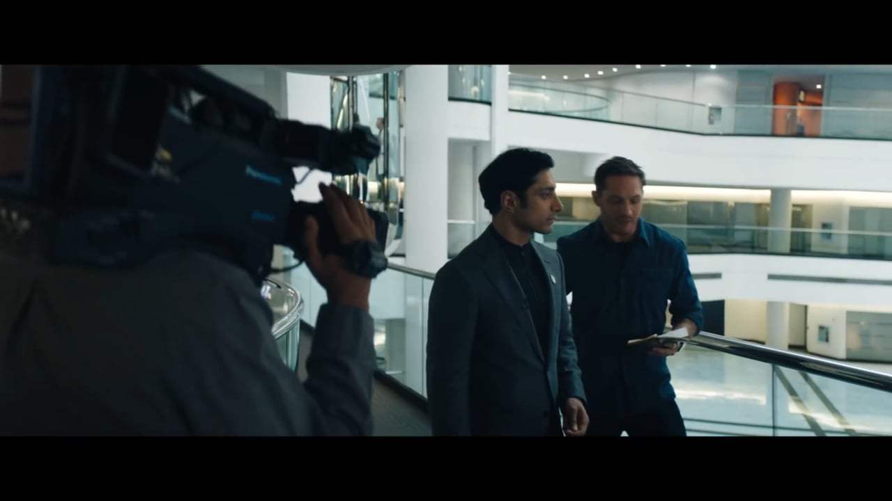 Venom (2018) - Ambushing Drake Screen Capture #1