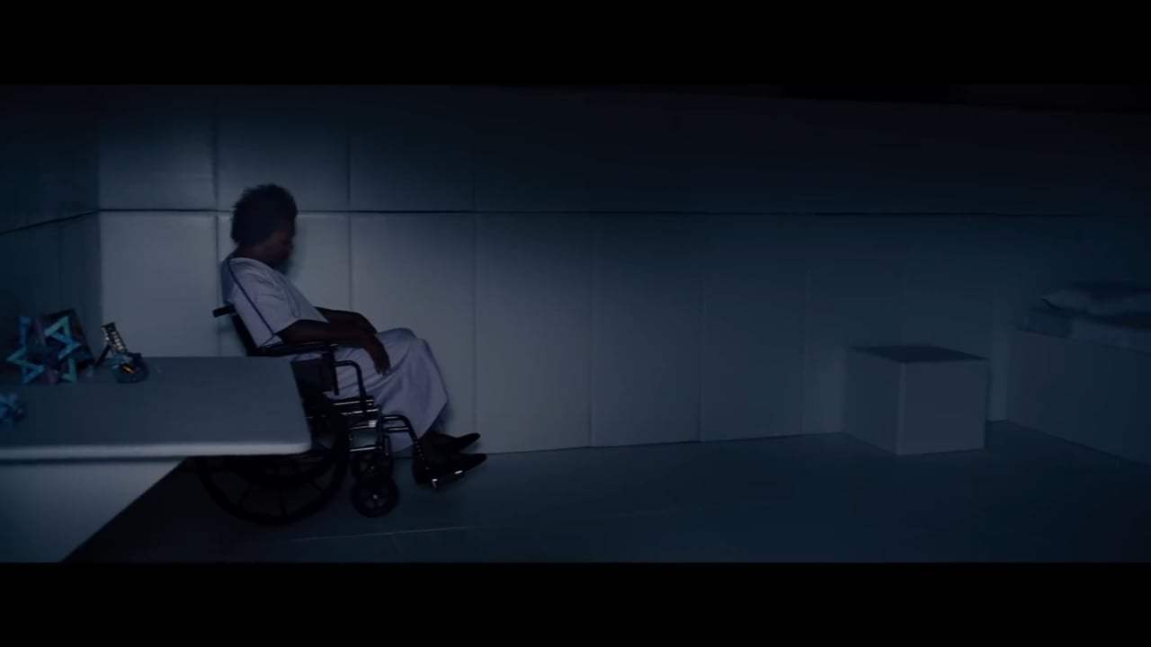 Glass Theatrical Trailer (2019) Screen Capture #1