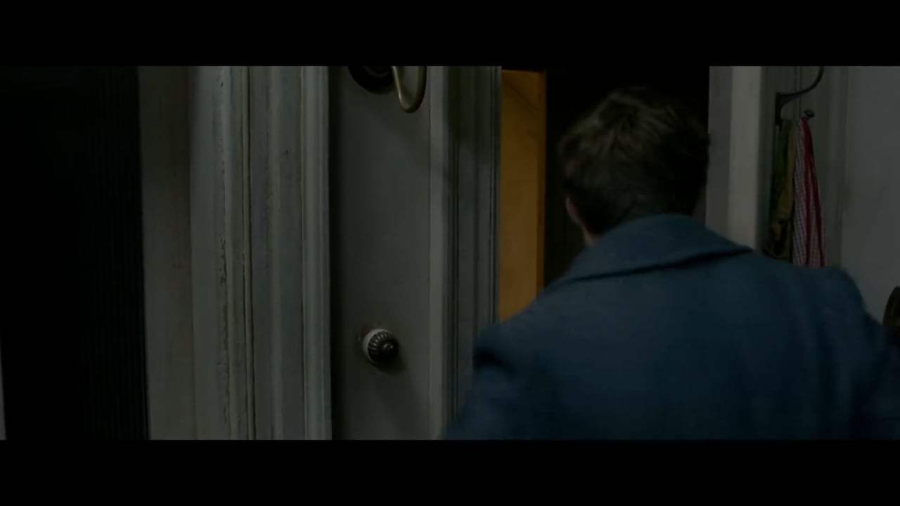 Fantastic Beasts: The Crimes of Grindelwald Featurette - Accio Tickets (2018) Screen Capture #4