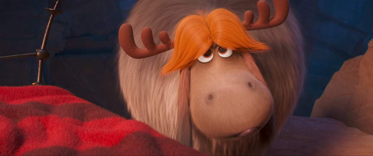 The Grinch (2018) - Jump in Bed Screen Capture #3